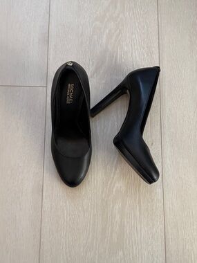 Michael Kors Black Leather Pointed Toe Stiletto Pumps